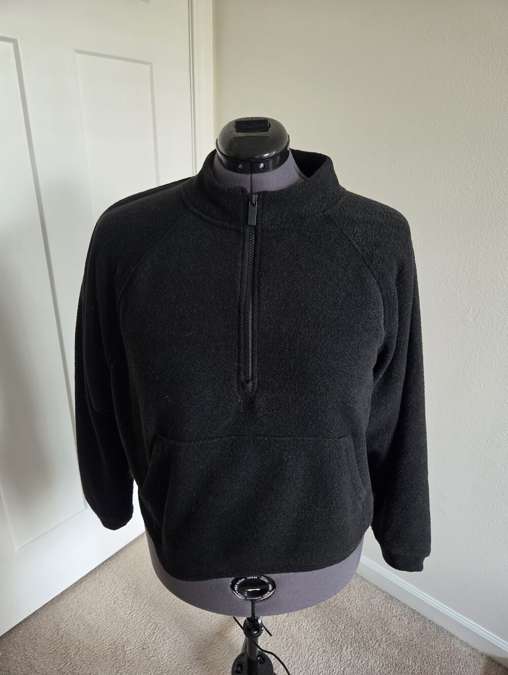 Old Navy Women's Black Cropped Fleece Quarter-Zip